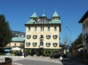 Гостиница Albergo Trieste  Лоренцаго-Ди-Кадоре